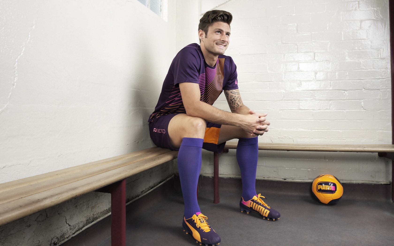 开云体育移动版-世界杯新球衣发布，科技与传统文化融合引话题，2022年世界杯官方球衣